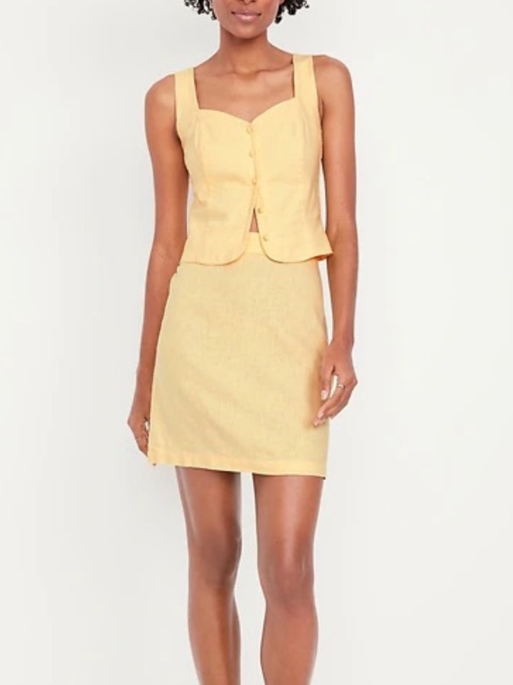 Old Navy Sweet Butter High-Waisted Linen-Blend
Mini Skirt
